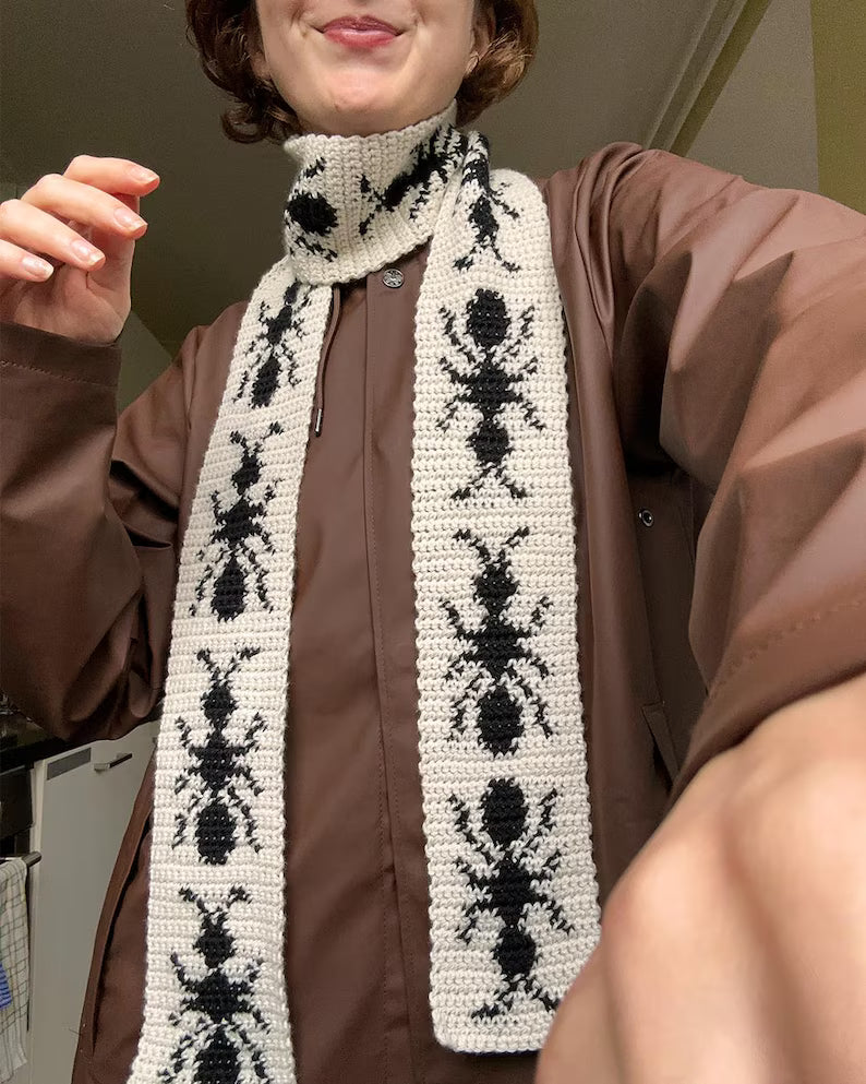 Ant Scarf Crochet Pattern | Beginner Level Tapestry Project