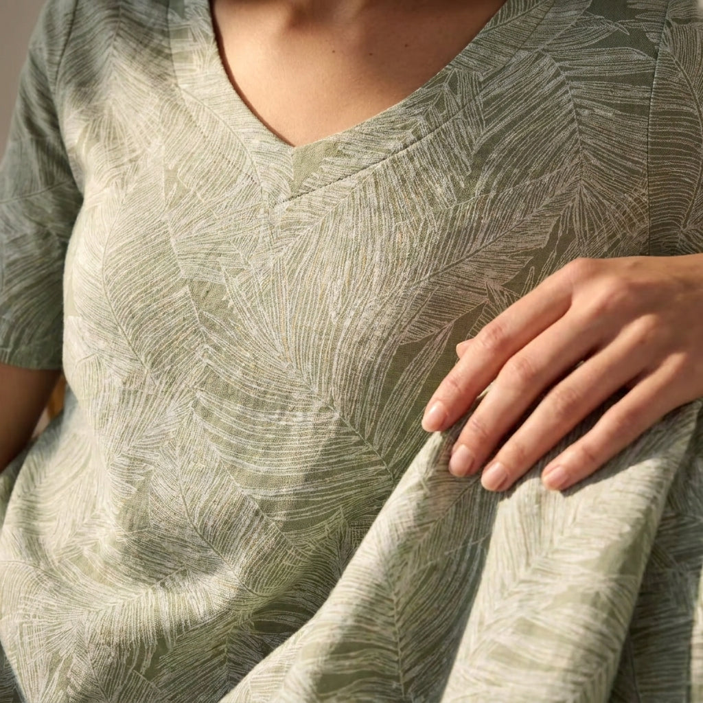 ✨ Botanical Print V-Neck Elbow Sleeve Tee – Instant Download PDF Sewing Pattern